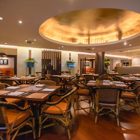 Nh Bangkok Sukhumvit Boulevard Buitenkant foto The interior of the restaurant