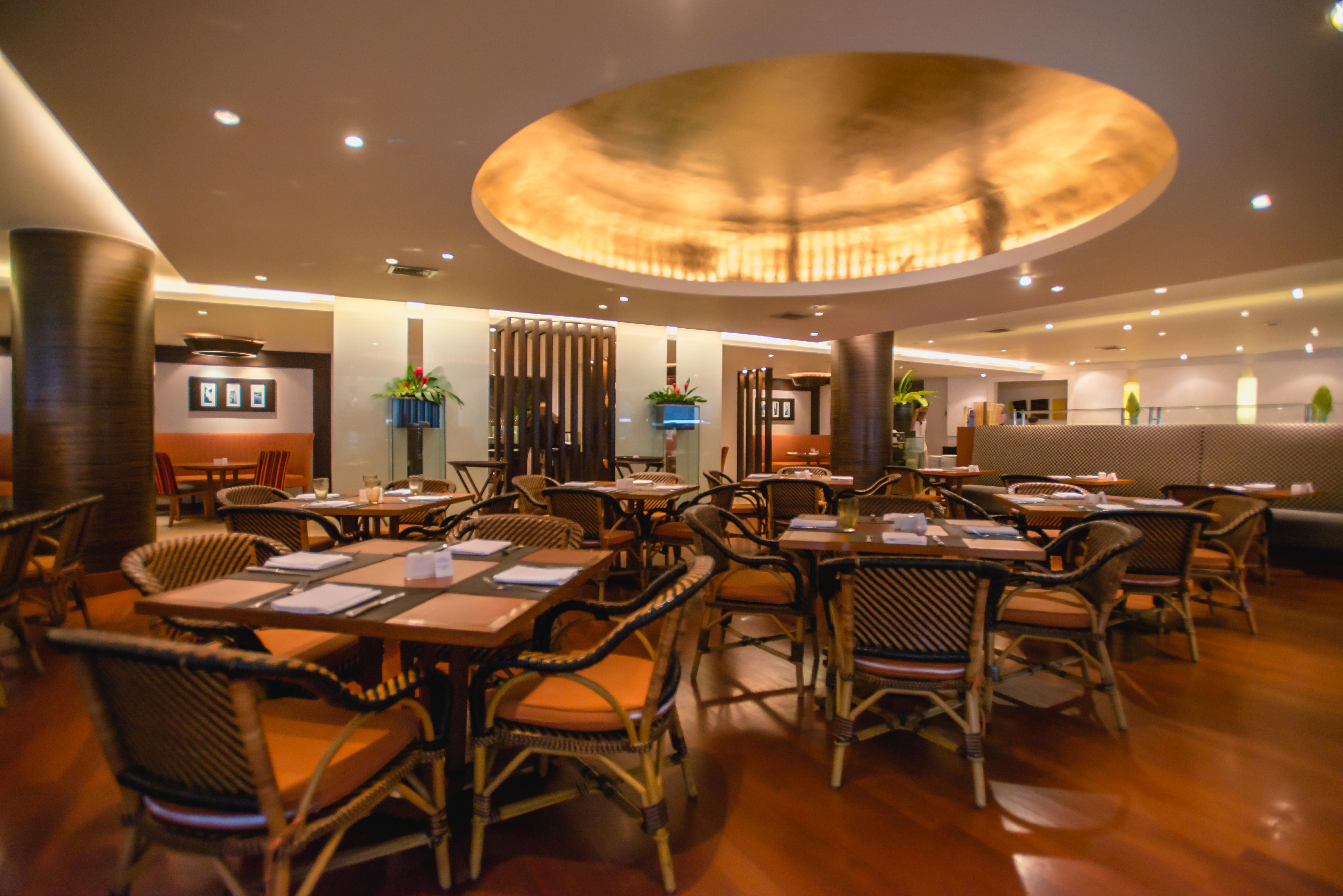 Nh Bangkok Sukhumvit Boulevard Buitenkant foto The interior of the restaurant