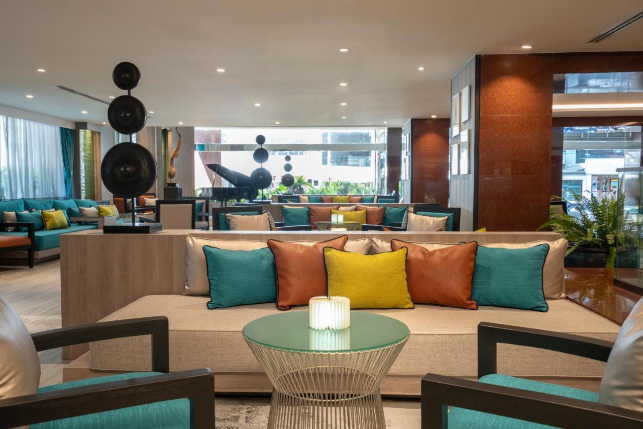 Nh Bangkok Sukhumvit Boulevard Buitenkant foto The lobby of the hotel